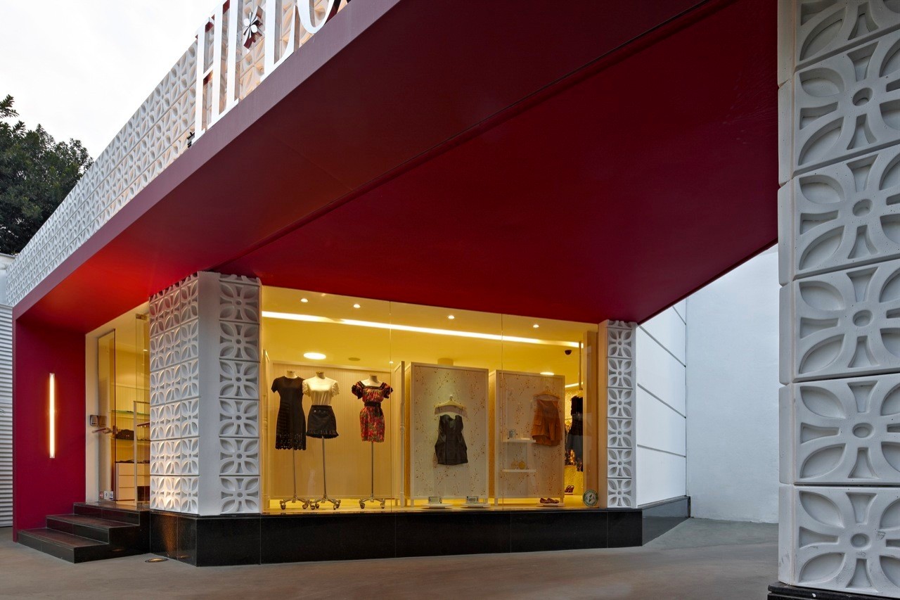 商业| 红色环形服装店